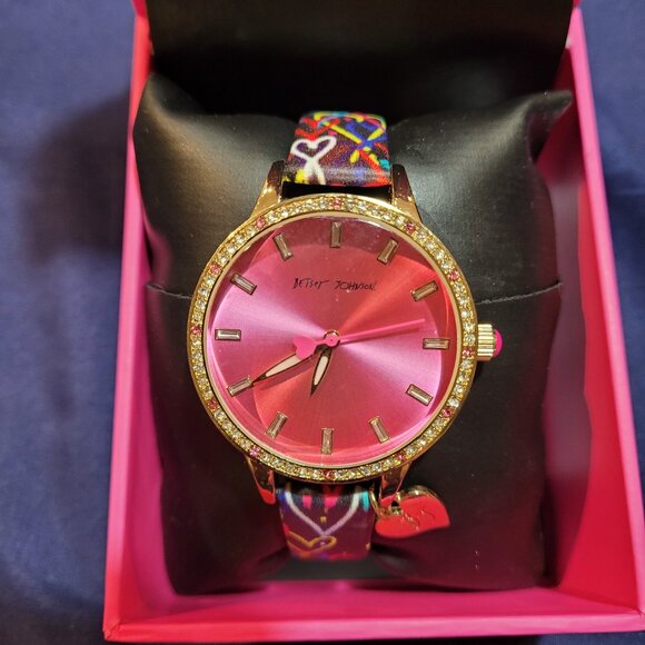 Betsey Johnson Hearts Abound - Picture 1 of 3
